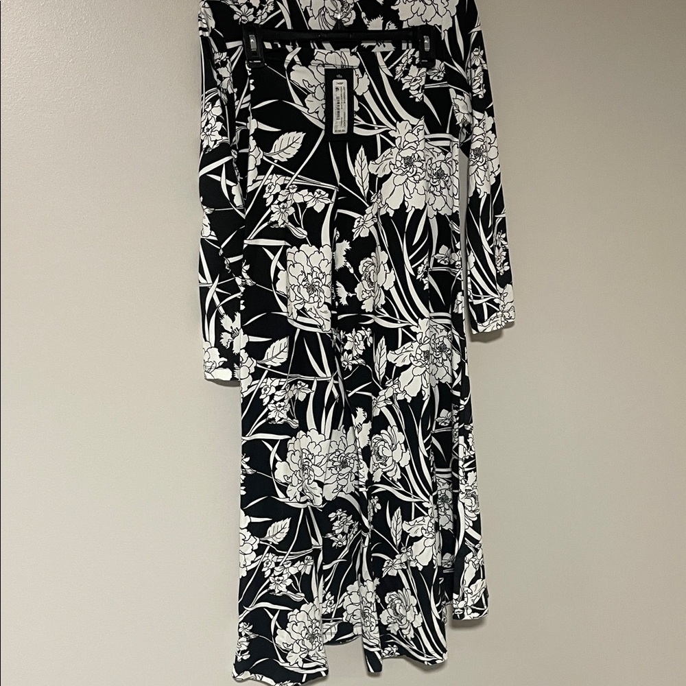 Bryan walker Floral Long Sleeve top and pants in Black and White SET - Picture 2 of 4